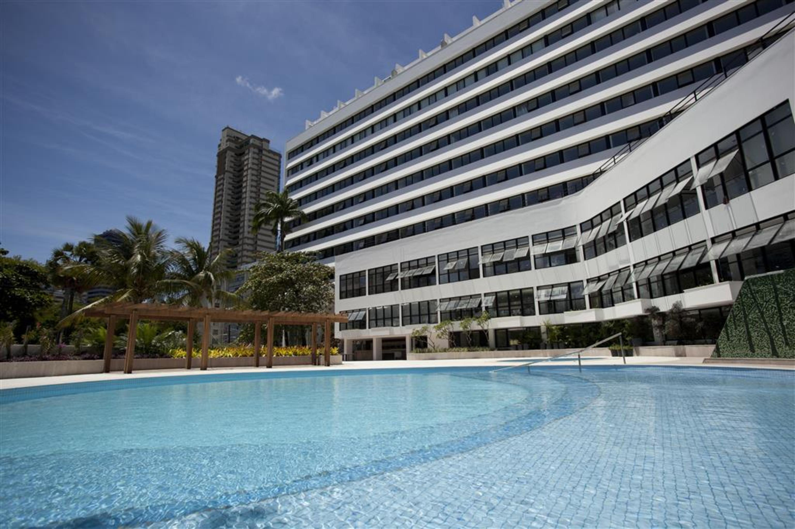 Wish Hotel Da Bahia Salvador da Bahia Exterior foto The hotel's swimming pool